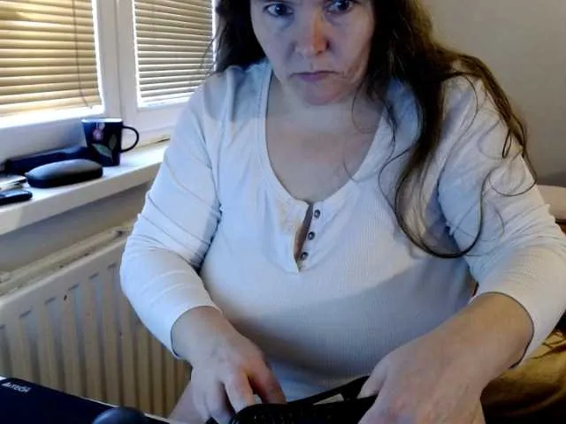 Live sex webcam photo for Bessy123 #241189246