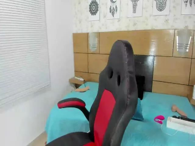 Live sex webcam photo for Kloemss #253461818
