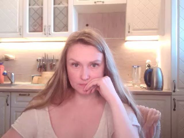 Live sex webcam photo for JaneGrey111 #256759136