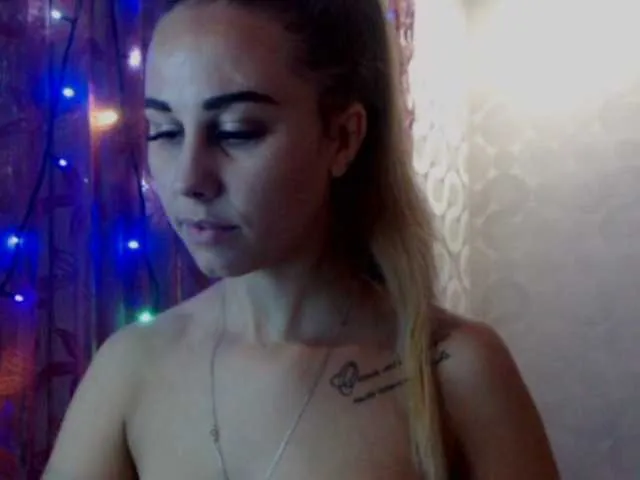 Live sex webcam photo for LexieLexuss #241107017