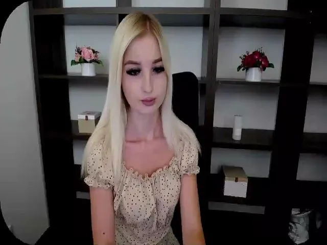 Live sex webcam photo for EvaMysterious #262579782