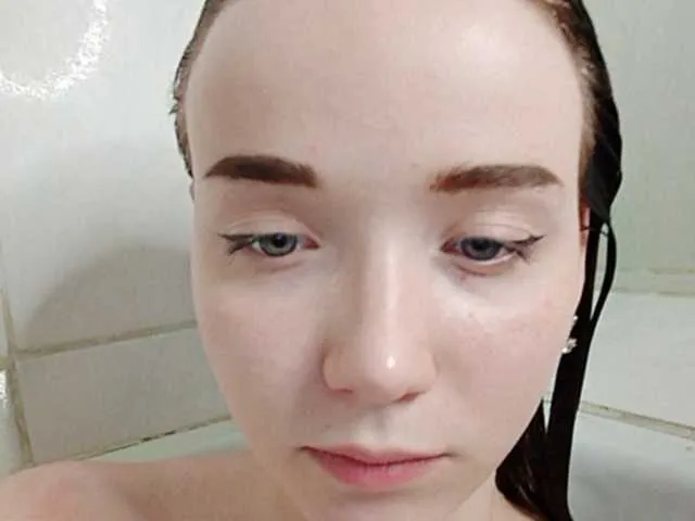 Live sex webcam photo for Ariel006 #241270432