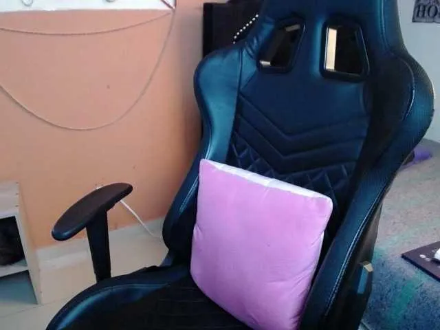 Live sex webcam photo for melanyissabel #249294926