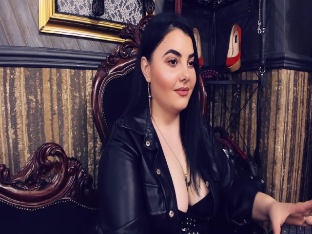 Live sex webcam photo for MelissaGlow #259949417