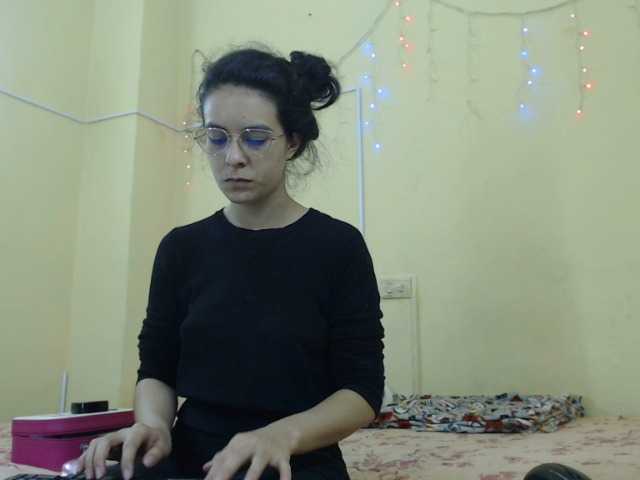 Live sex webcam photo for Maddyebela24 #251070598