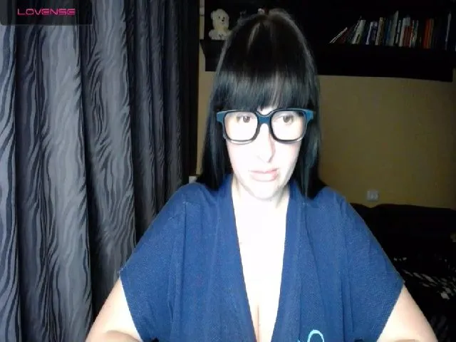 Live sex webcam photo for NoNameXY #263925220