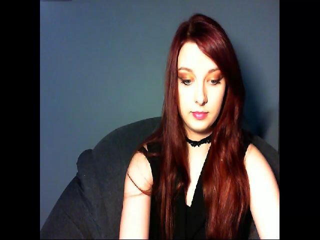 Live sex webcam photo for VirginLuna18 #252543758