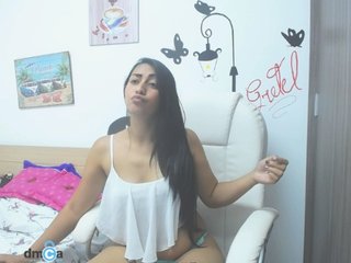 Live sex webcam photo for -silvermist- #240799112