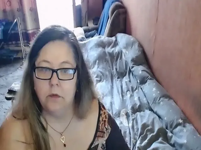Live sex webcam photo for HotXXXGirl1 #252986084