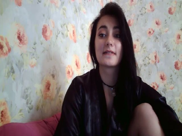 Live sex webcam photo for lolly_hollyy #257524702