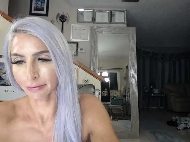 Live sex webcam photo for adrianna_fox #287953136