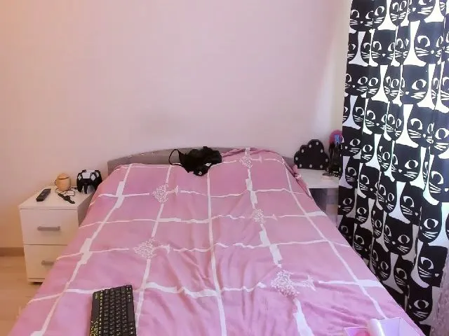 Live sex webcam photo for IvyFarel #253704846