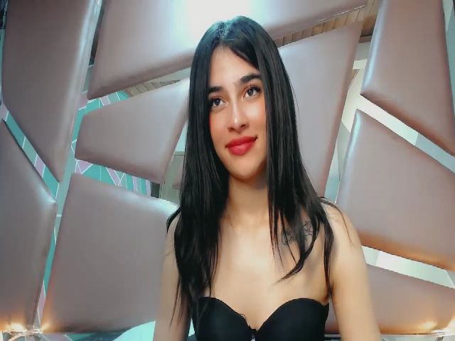 Live sex webcam photo for Luna_candyy #261674435