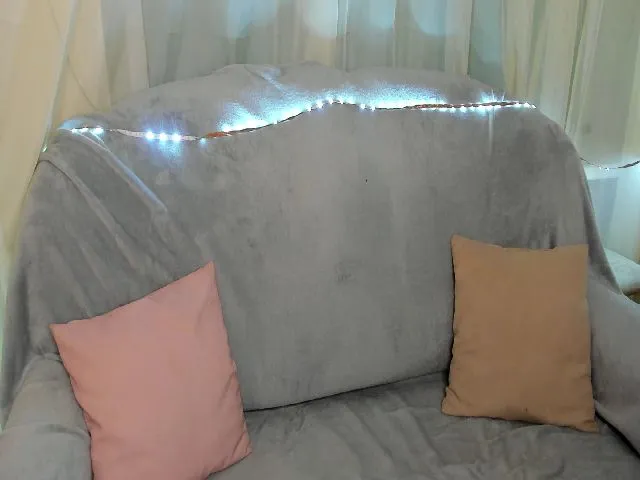 Live sex webcam photo for CarolDyson #261631785
