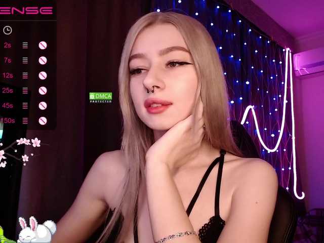 Live sex webcam photo for Annelitt #287948109