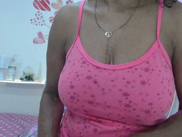 Live sex webcam photo for BustyXMilf #264874004