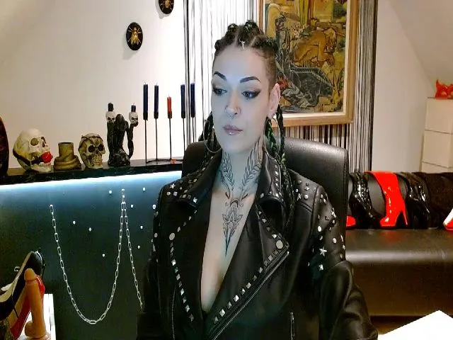 Live sex webcam photo for DaemonInk #253880287