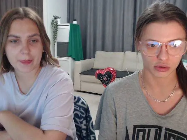 Live sex webcam photo for BugaGirls #244128076