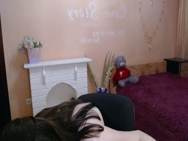 Live sex webcam photo for LiliBrendon #253562454