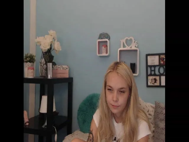 Live sex webcam photo for HappyAnna #258536549
