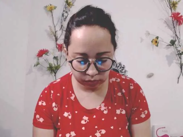 Live sex webcam photo for Ailyn88 #241394275