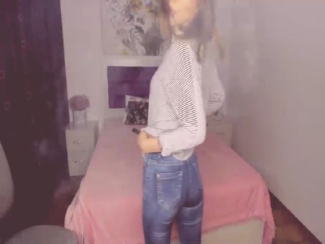 Live sex webcam photo for AmyGarden #253236759