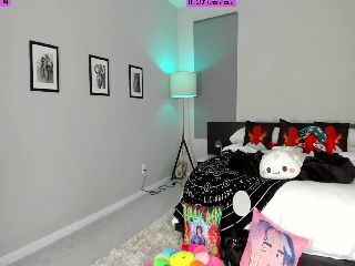 Live sex webcam photo for KasaraWood #251763852