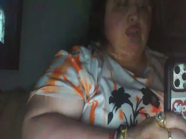 Live sex webcam photo for BbwFattitties #257519793