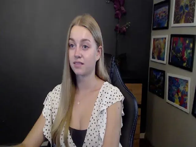 Live sex webcam photo for LUSTerica #253390255