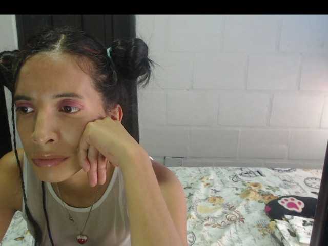 Live sex webcam photo for zoe-barnet #241379815