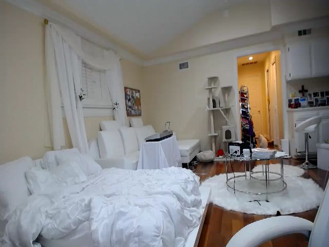 Live sex webcam photo for SandraGPopa #263579564