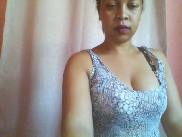 Live sex webcam photo for big-ass-sexy #245462258