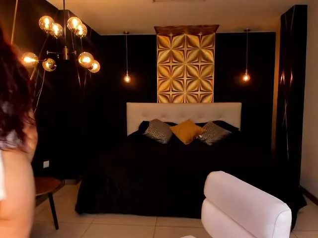 Live sex webcam photo for LilaDior #241391350