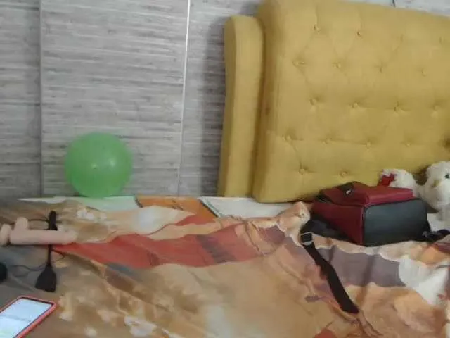 Live sex webcam photo for orianasabatil #240925140