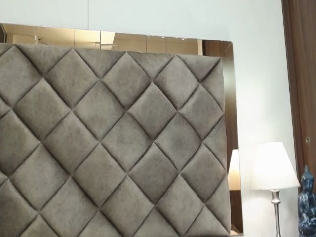 Live sex webcam photo for JullyAngel #256118210