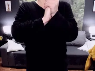 Live sex webcam photo for CoconutLegs #240881537