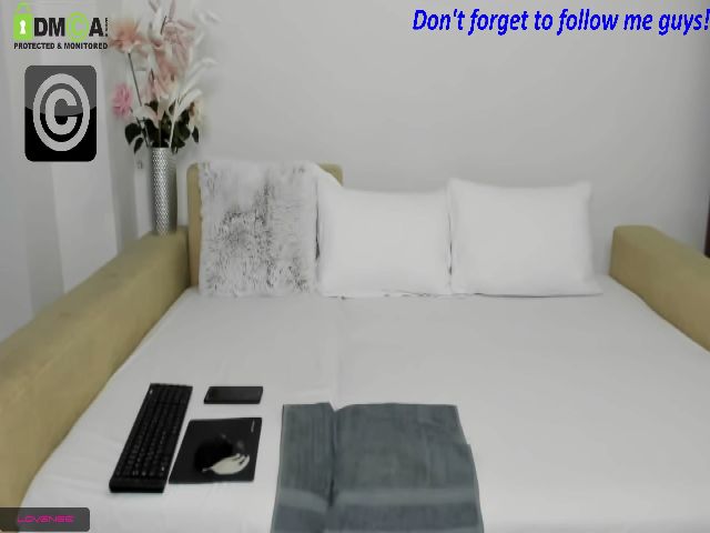 Live sex webcam photo for AnissyaX #254389252