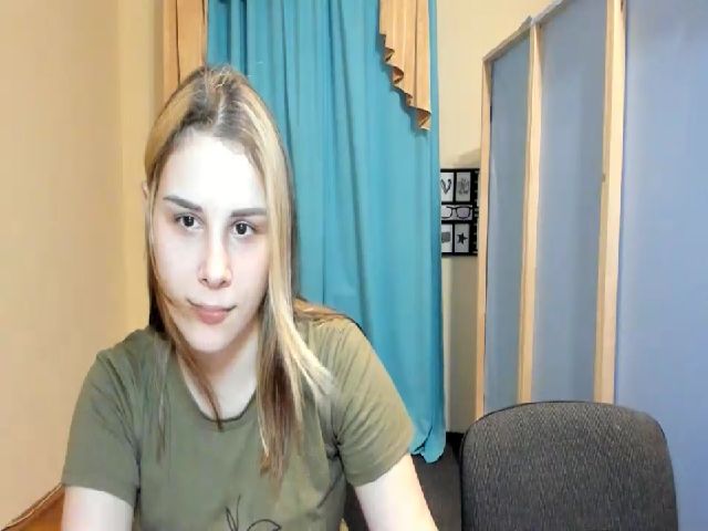 Live sex webcam photo for PolliMilk #252401577