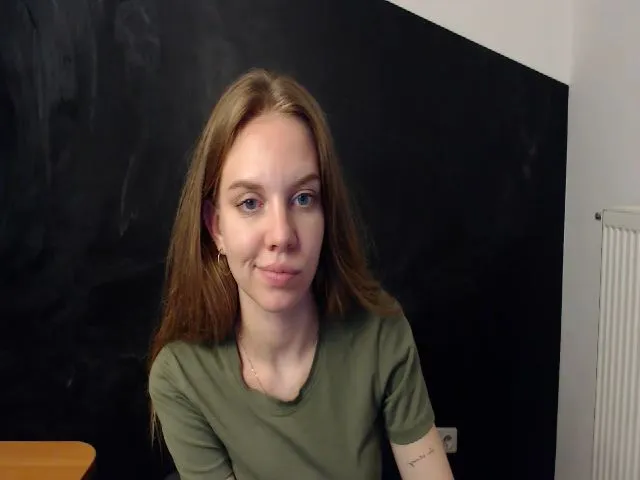 Live sex webcam photo for HappySecret_ #255495878