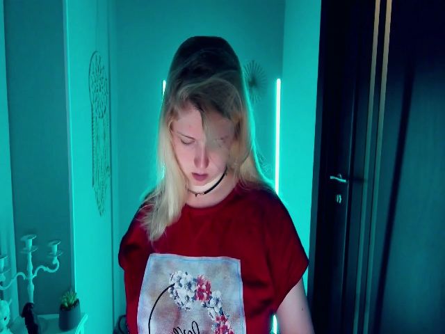 Live sex webcam photo for TinkerrBelll #262916090