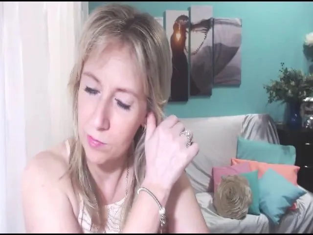 Live sex webcam photo for Silis44 #264853646