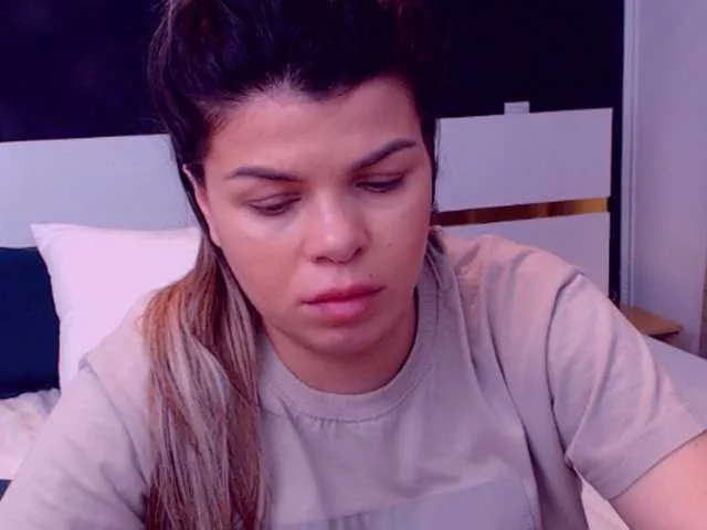 Live sex webcam photo for EliseTyler #241135701