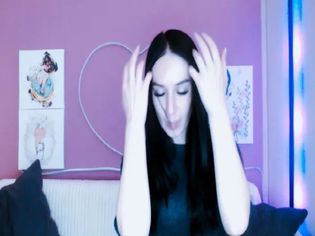 Live sex webcam photo for Lilly_Shine #253285394