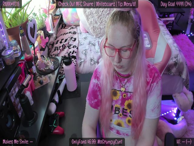Live sex webcam photo for MsGrumpyCunt #254928438