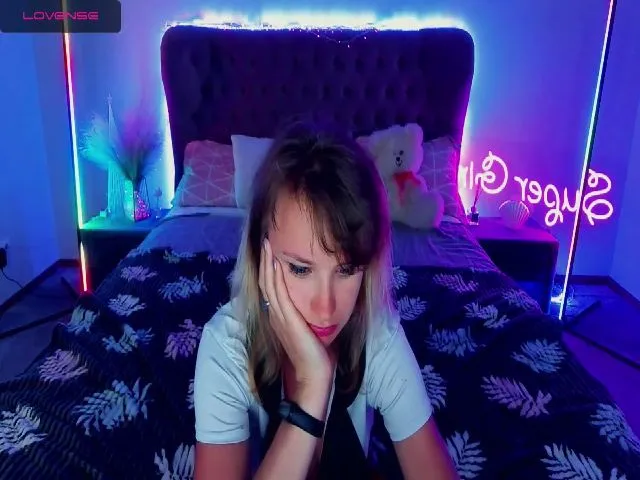 Live sex webcam photo for WhiteFoxi #256055267