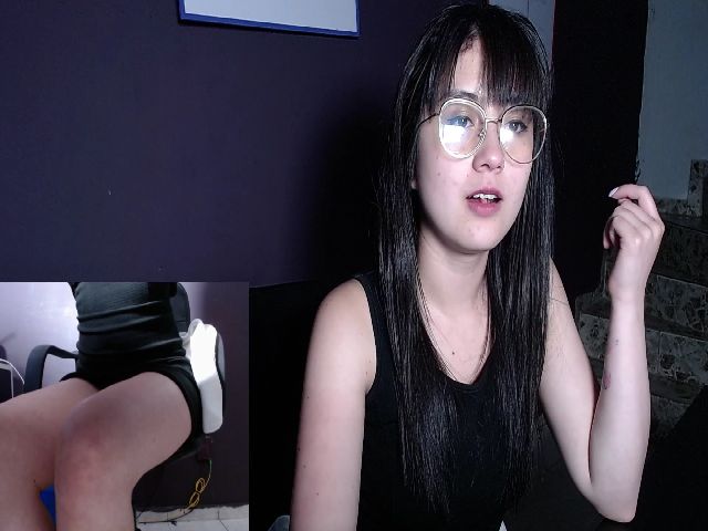 Live sex webcam photo for Charlotte_3x #253513885