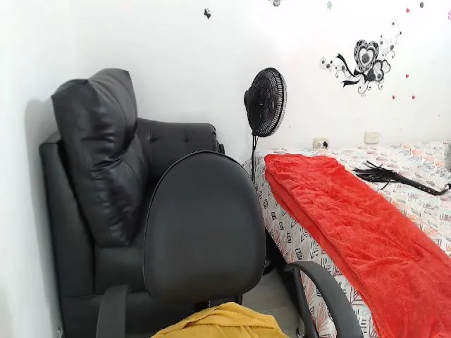 Live sex webcam photo for BriannySmith #258062736