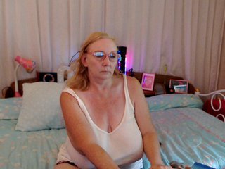 Live sex webcam photo for LisaLinny #240716065