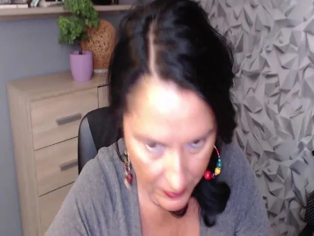 Live sex webcam photo for DESIREellen #264799622