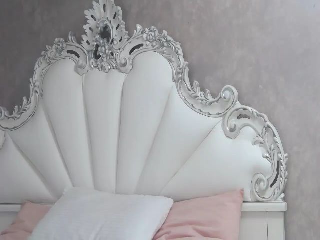 Live sex webcam photo for SoffyyHot #252517874